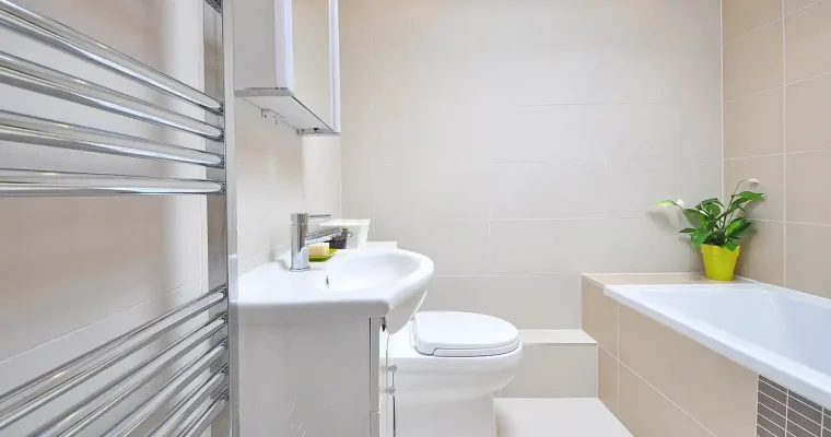 Jakie płytki do małej łazienki wybrać?
